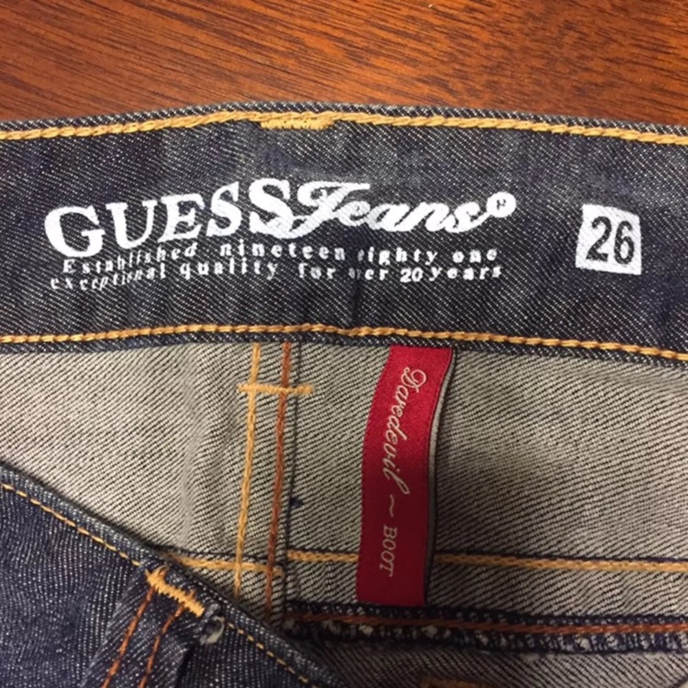 Guess Jeans - Picture 2 of 3